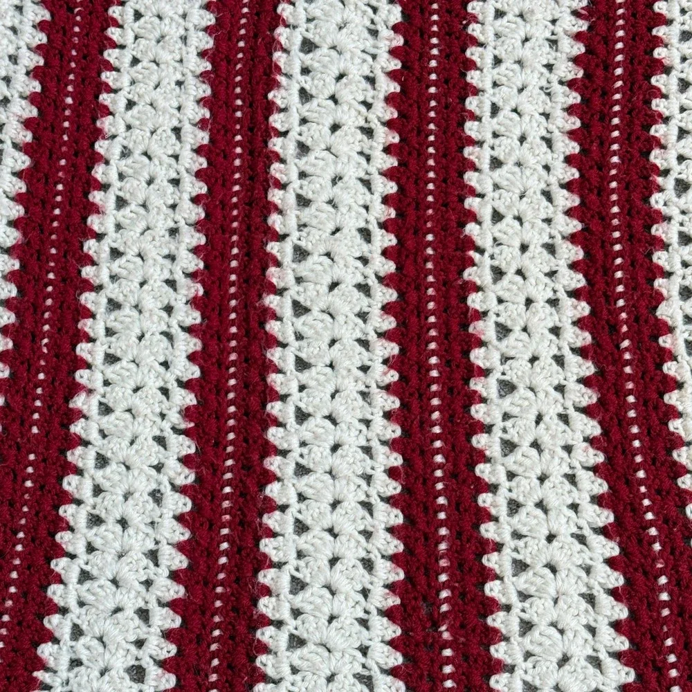 Handmade Unisex Vintage Crochet Afghan Striped Scalloped 45x64‎ Red Cream Knit